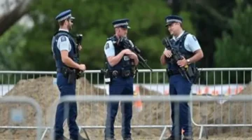 الشرطة الأسترالية تعترض سيارتين مرتبطتين بعمل عنيف لضمان السلامة العامة 1